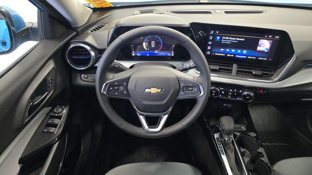 new 2025 Chevrolet Trax car, priced at $24,934