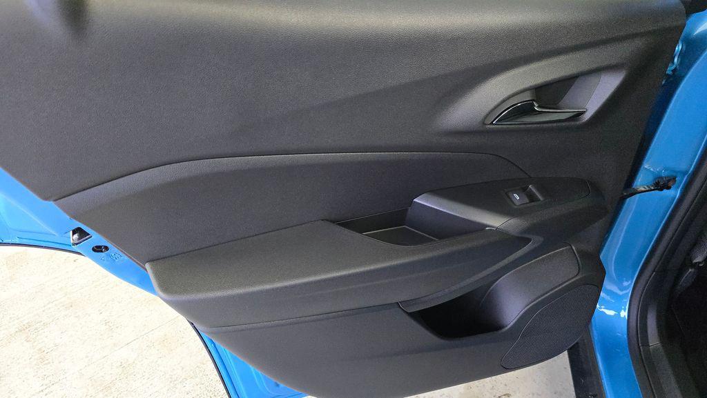 new 2025 Chevrolet Trax car, priced at $24,934