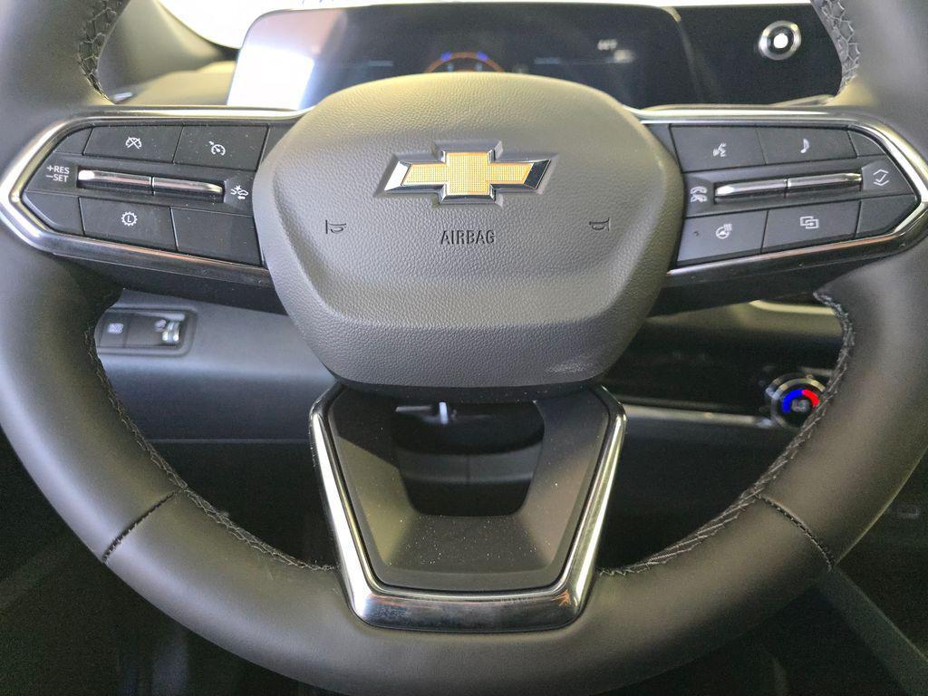 new 2026 Chevrolet Equinox car, priced at $33,280