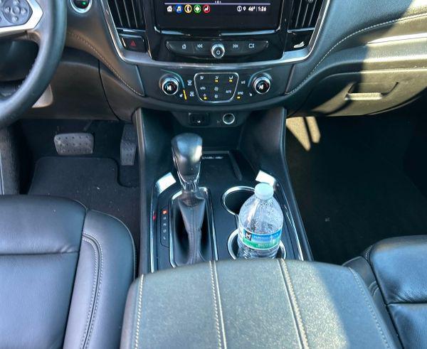 used 2023 Chevrolet Traverse car, priced at $32,995