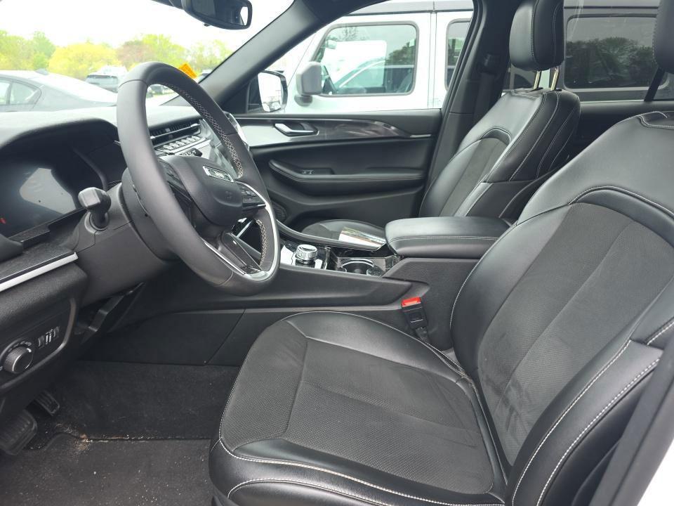 used 2023 Jeep Grand Cherokee car, priced at $32,525
