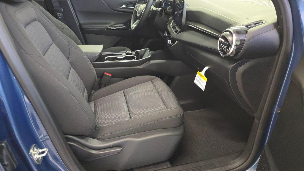 new 2026 Chevrolet Equinox car, priced at $31,013