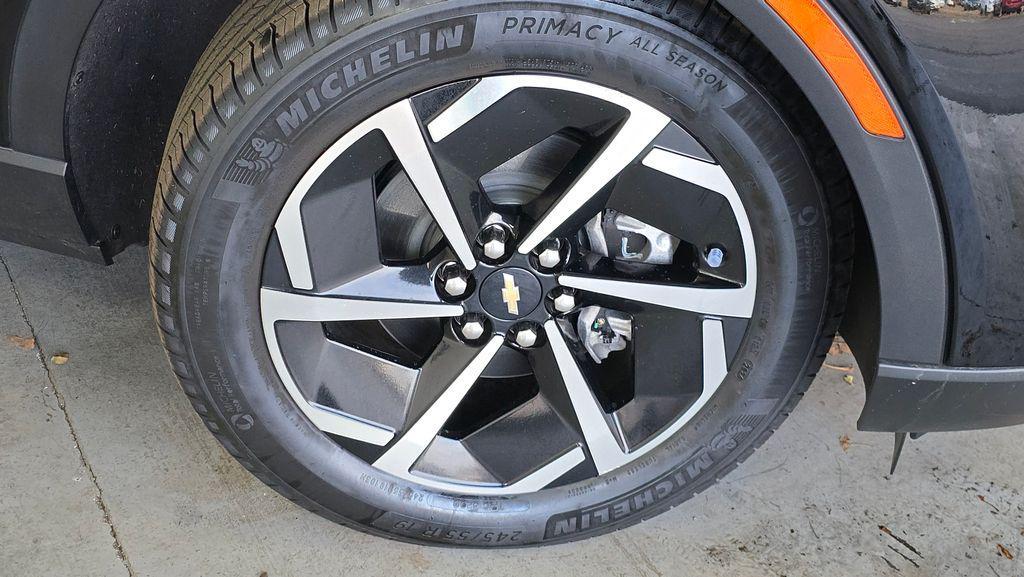 used 2025 Chevrolet Equinox EV car, priced at $23,325