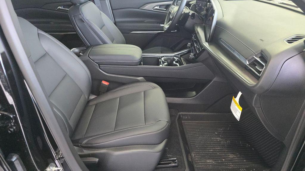 new 2026 Chevrolet Traverse car, priced at $43,489