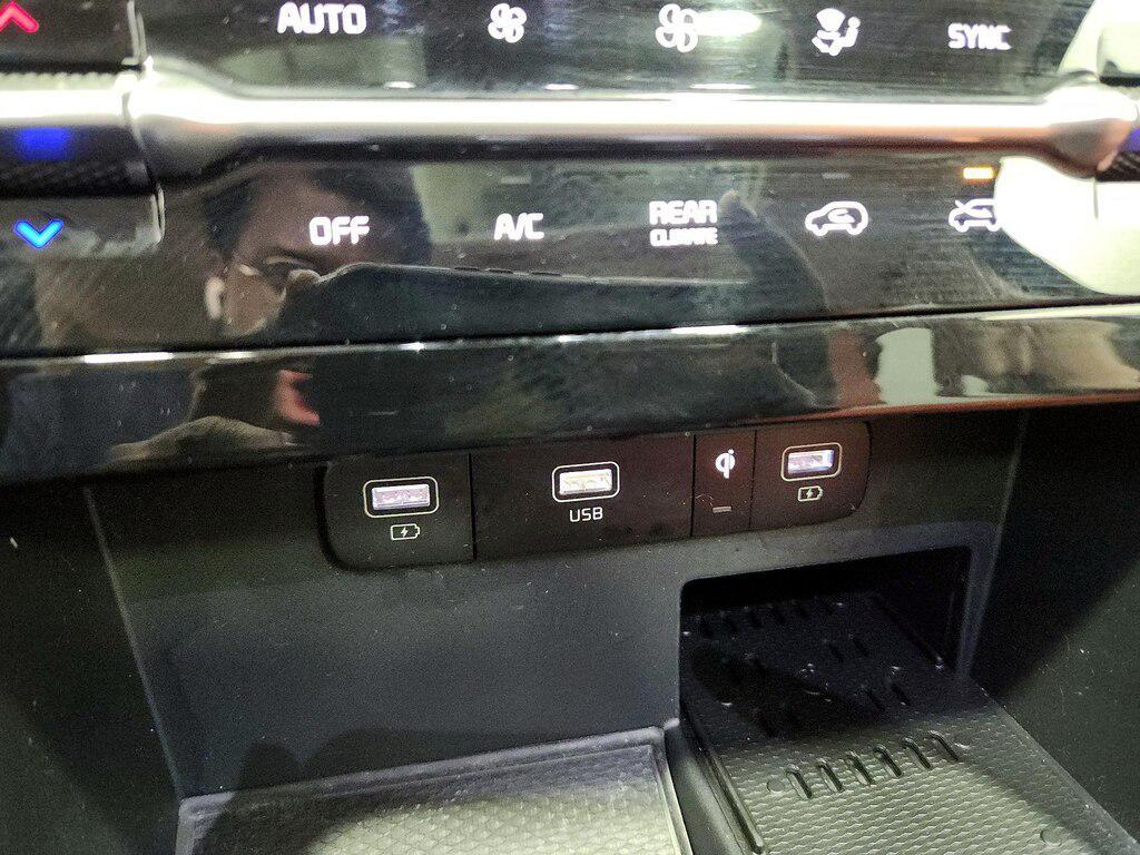 used 2024 Kia Carnival car, priced at $39,998