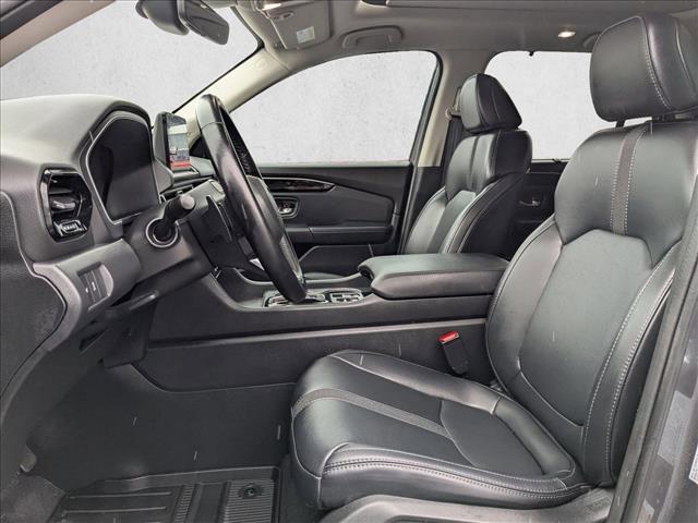 used 2025 Honda Pilot car, priced at $40,890