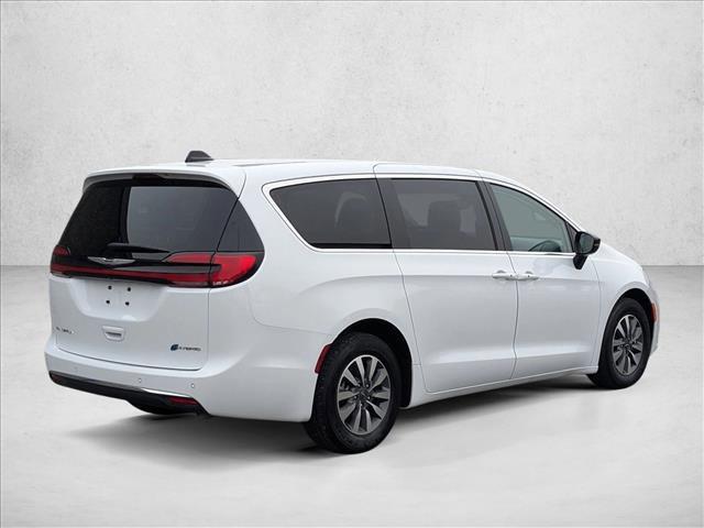 used 2024 Chrysler Pacifica Hybrid car, priced at $29,884