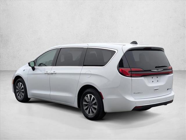 used 2024 Chrysler Pacifica Hybrid car, priced at $29,884
