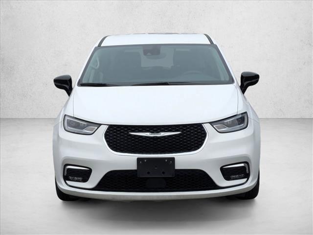 used 2024 Chrysler Pacifica Hybrid car, priced at $29,884