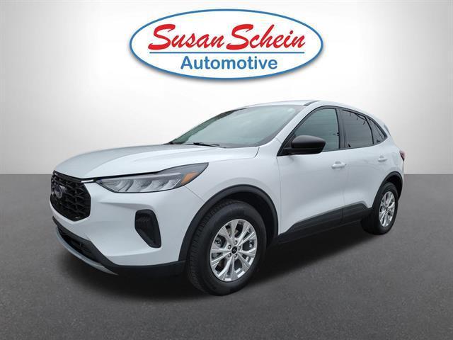 used 2025 Ford Escape car, priced at $20,900
