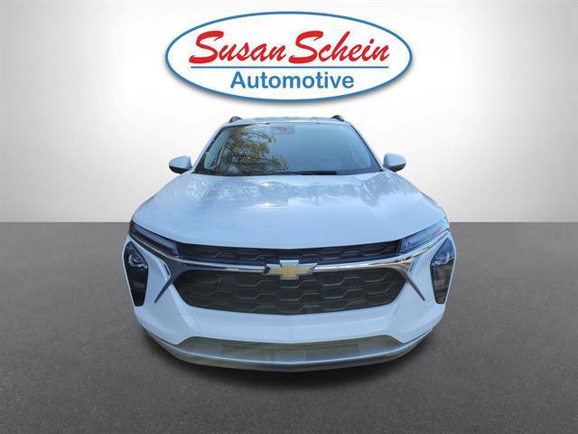 used 2025 Chevrolet Trax car, priced at $19,380