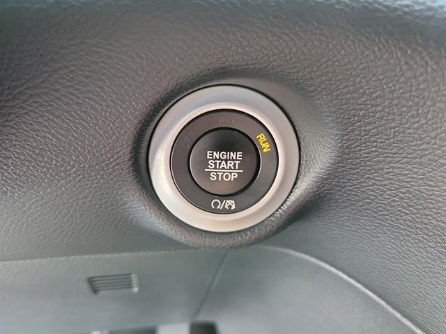 used 2025 Chrysler Pacifica car, priced at $27,568