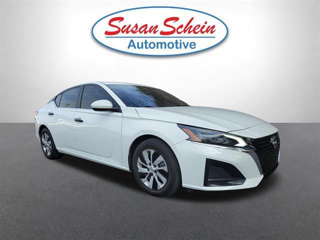 used 2023 Nissan Altima car, priced at $17,999