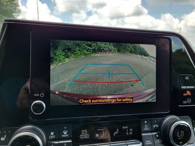 used 2023 Toyota Highlander car, priced at $30,940