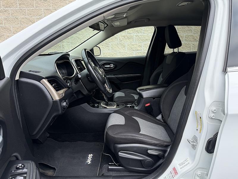 used 2014 Jeep Cherokee car, priced at $9,989