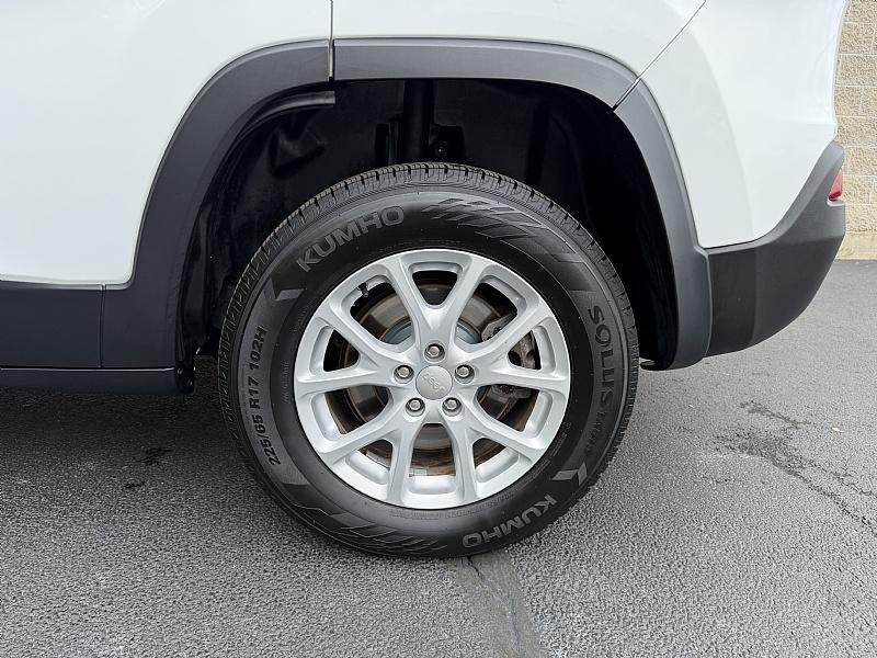 used 2014 Jeep Cherokee car, priced at $9,989
