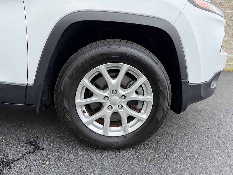 used 2014 Jeep Cherokee car, priced at $9,989