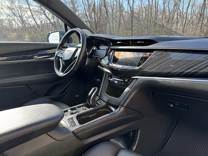 used 2024 Cadillac XT6 car, priced at $48,989
