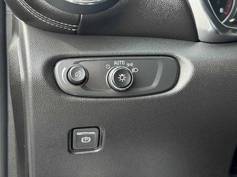 used 2024 Chevrolet Blazer car, priced at $31,989