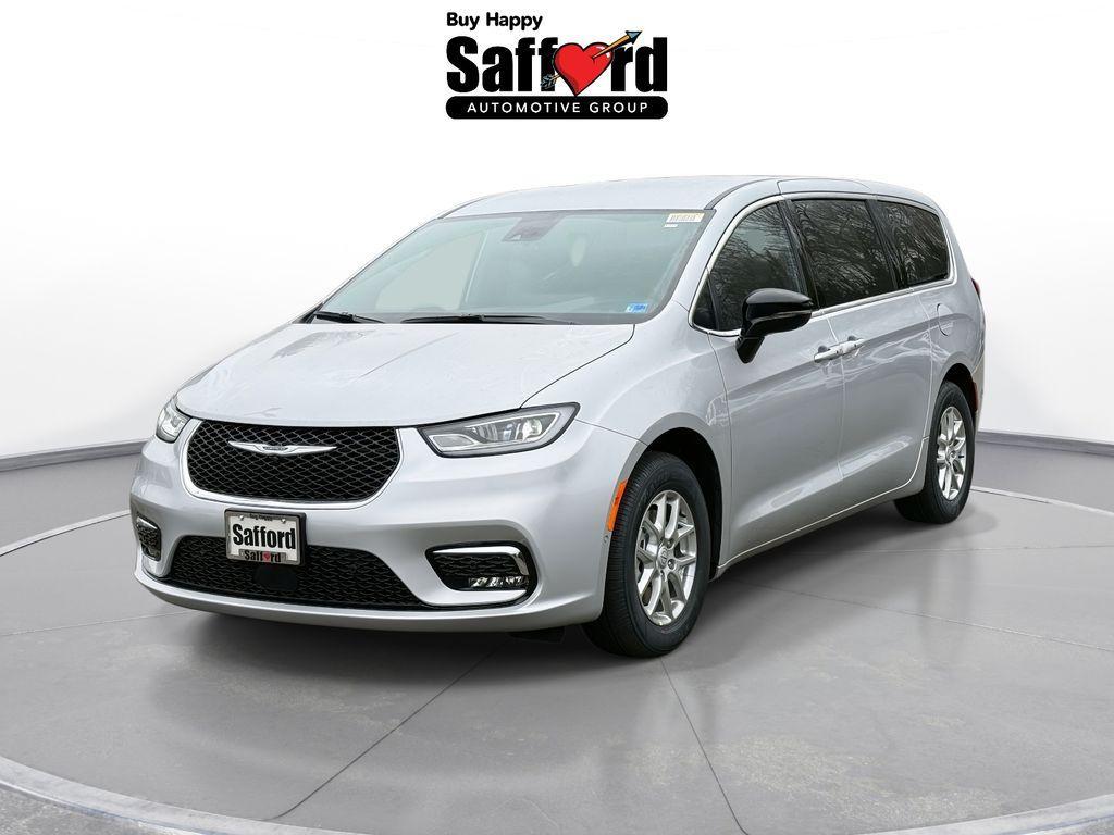 new 2026 Chrysler Pacifica car, priced at $40,932