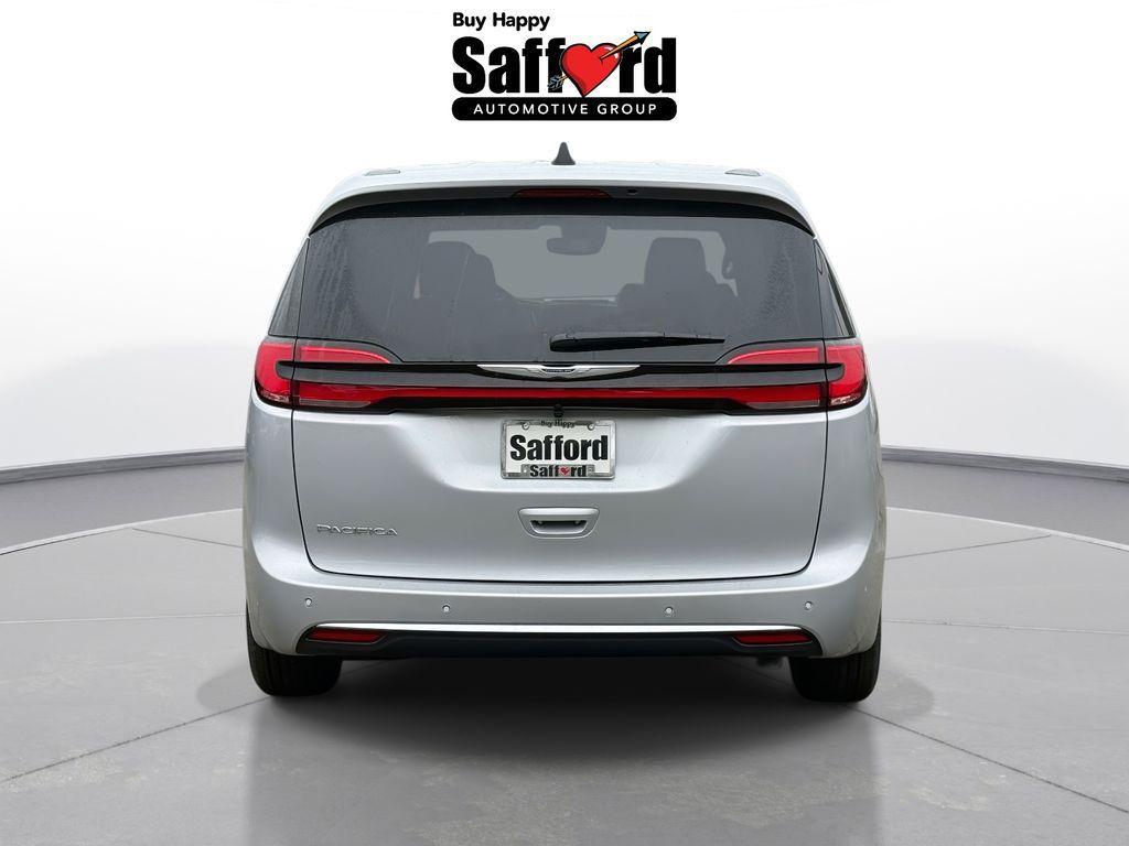 new 2026 Chrysler Pacifica car, priced at $40,932
