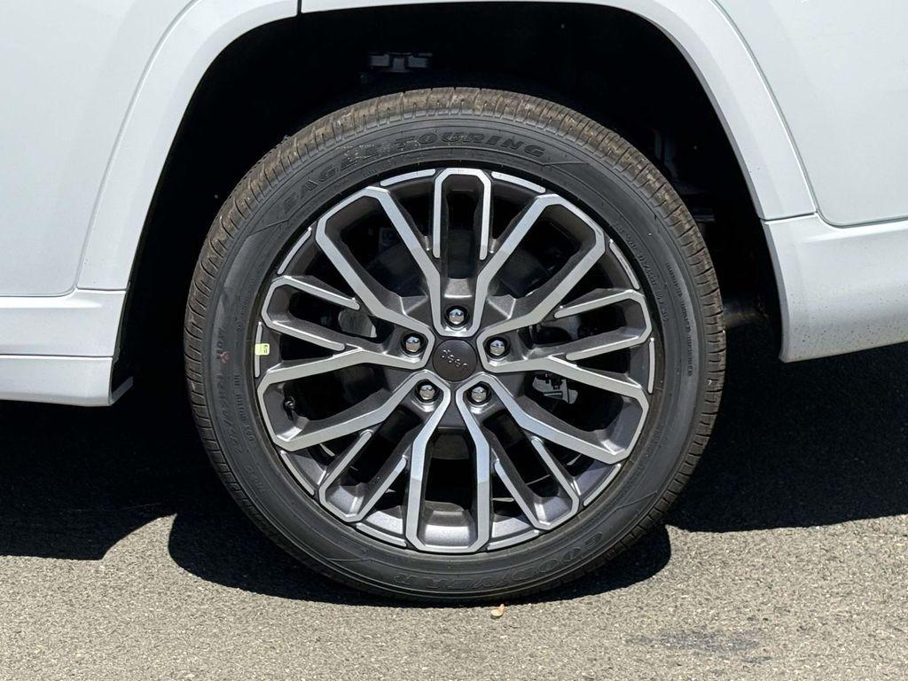 new 2026 Jeep Grand Cherokee L car, priced at $60,066