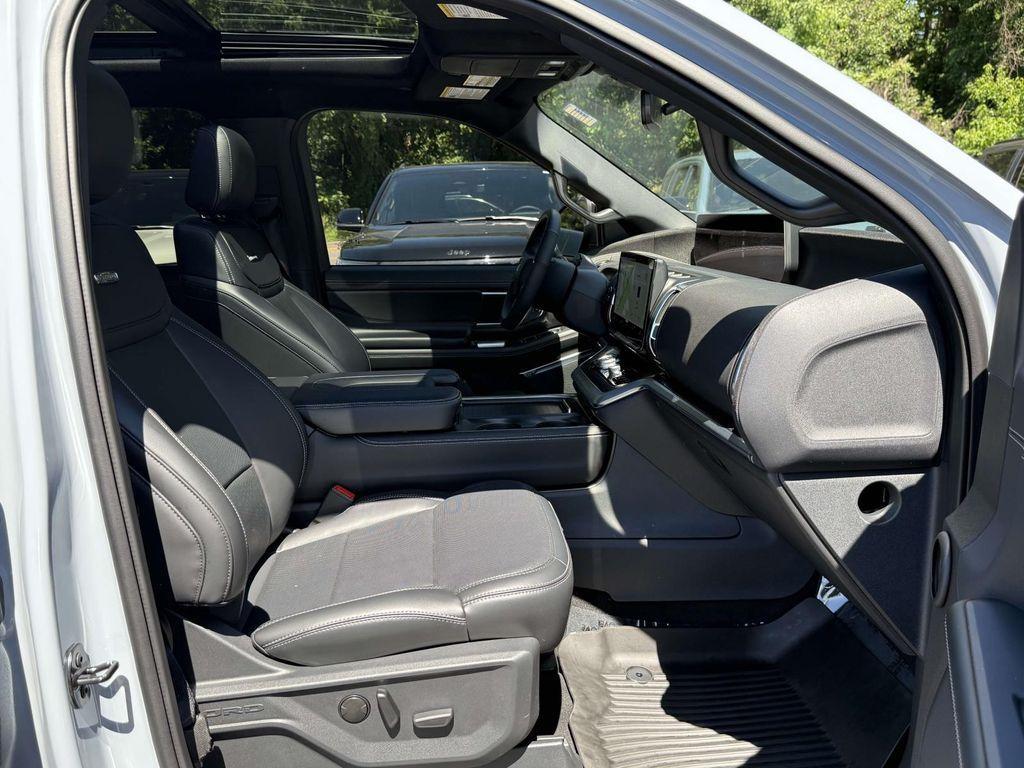 used 2025 Ford Expedition Max car, priced at $74,604