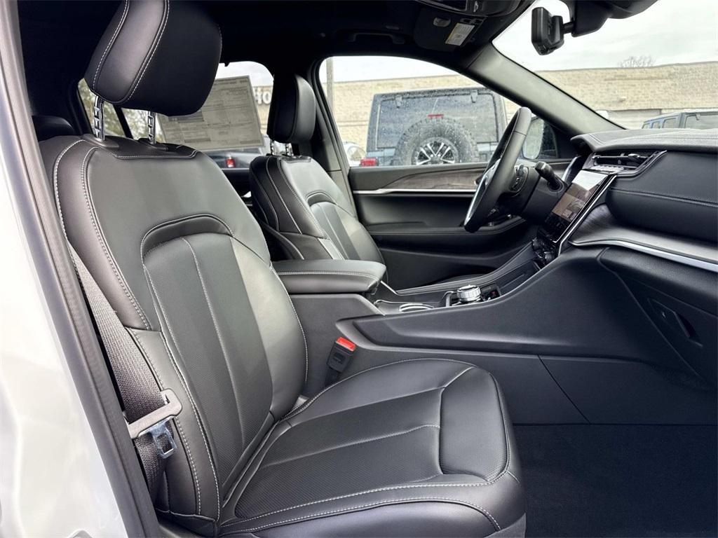 new 2025 Jeep Grand Cherokee L car, priced at $49,764