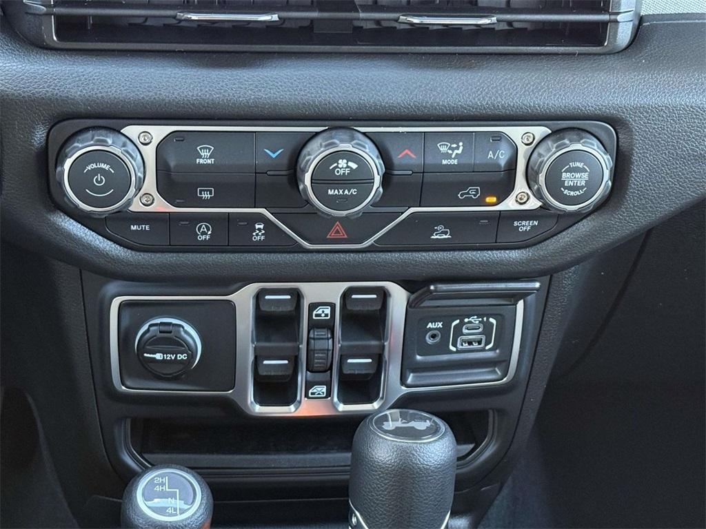 new 2026 Jeep Wrangler car, priced at $39,370