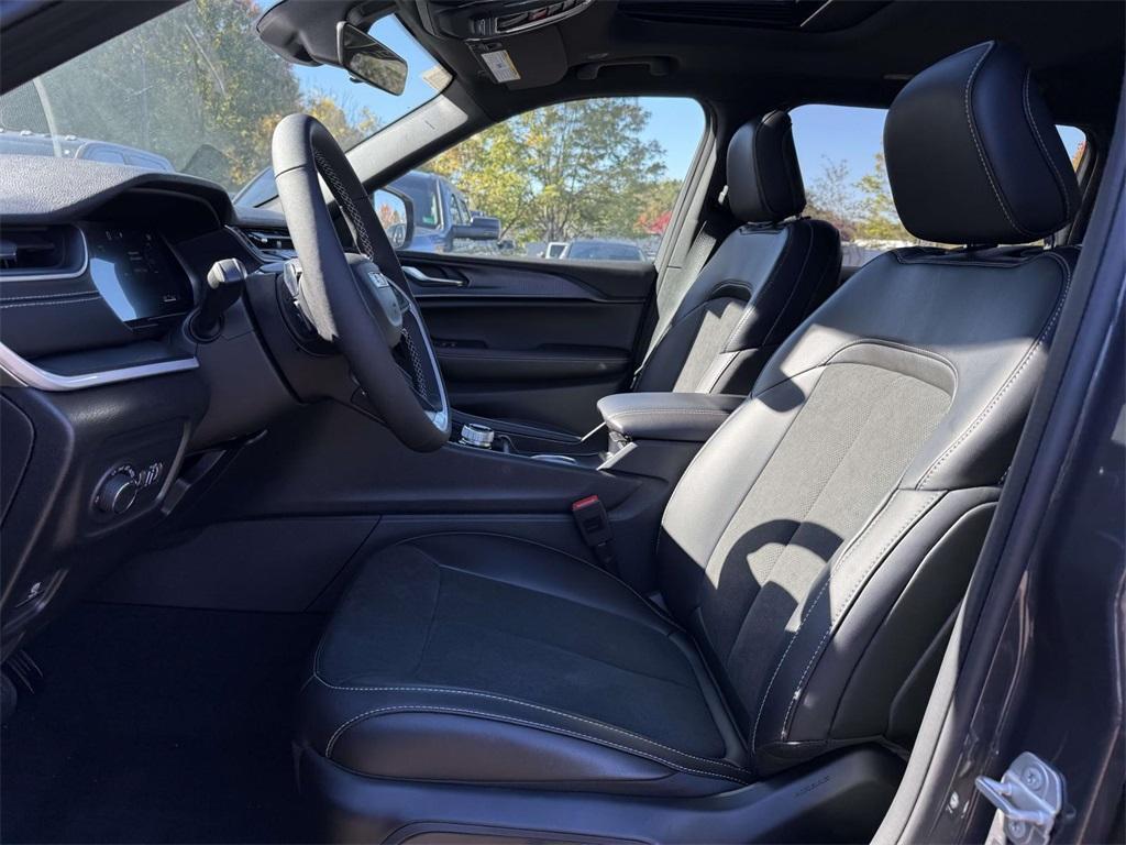 new 2025 Jeep Grand Cherokee L car, priced at $40,665