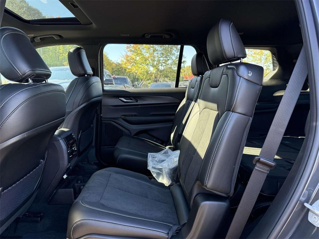 new 2025 Jeep Grand Cherokee L car, priced at $40,665