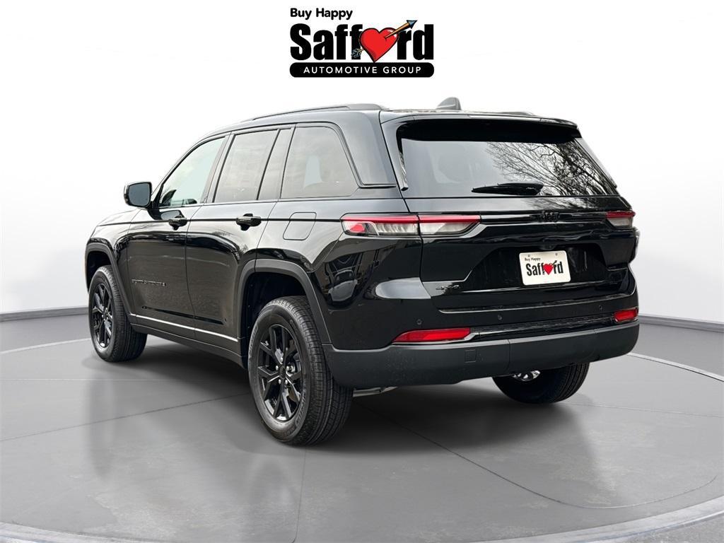 new 2025 Jeep Grand Cherokee car, priced at $40,101