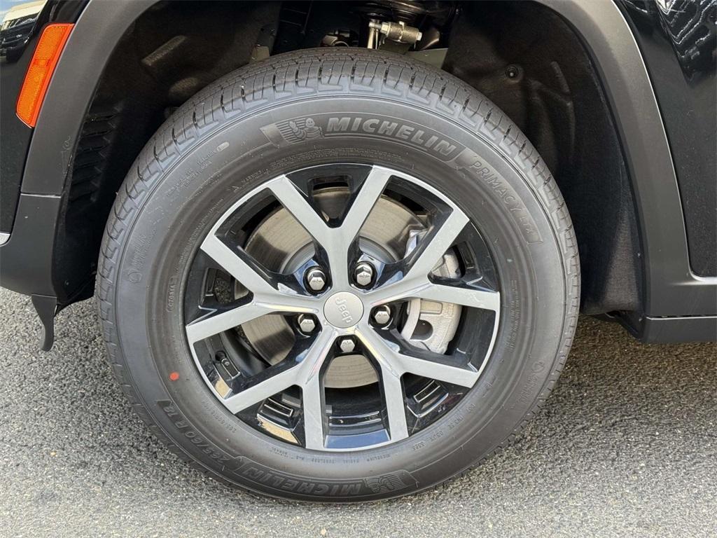 new 2025 Jeep Grand Cherokee L car, priced at $42,677