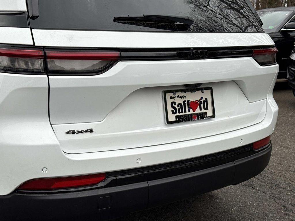 used 2025 Jeep Grand Cherokee car, priced at $37,982
