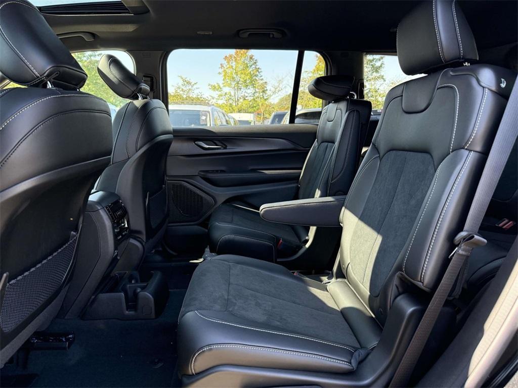 new 2025 Jeep Grand Cherokee L car, priced at $40,665