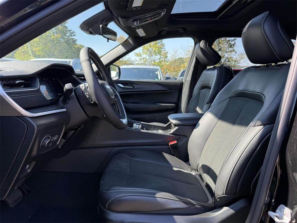 new 2025 Jeep Grand Cherokee L car, priced at $40,665