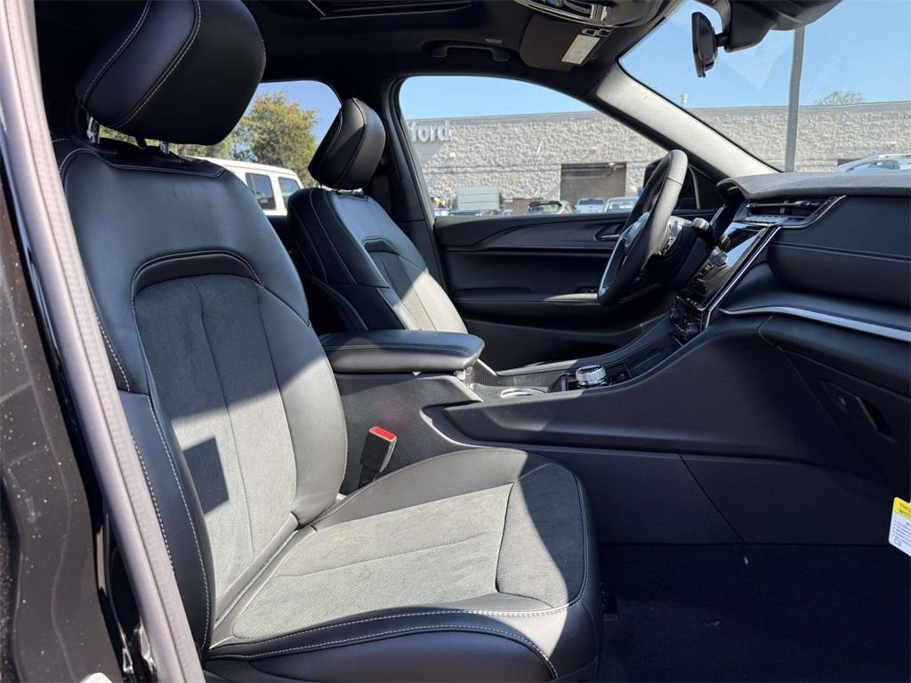 new 2025 Jeep Grand Cherokee L car, priced at $40,665