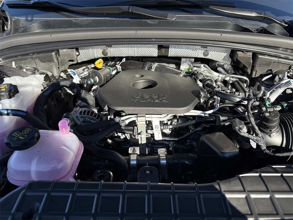 new 2026 Jeep Grand Cherokee car, priced at $45,681