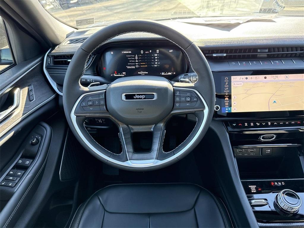 new 2026 Jeep Grand Cherokee car, priced at $45,681