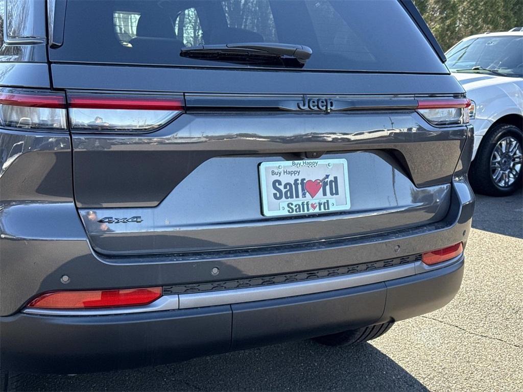 new 2026 Jeep Grand Cherokee car, priced at $45,681