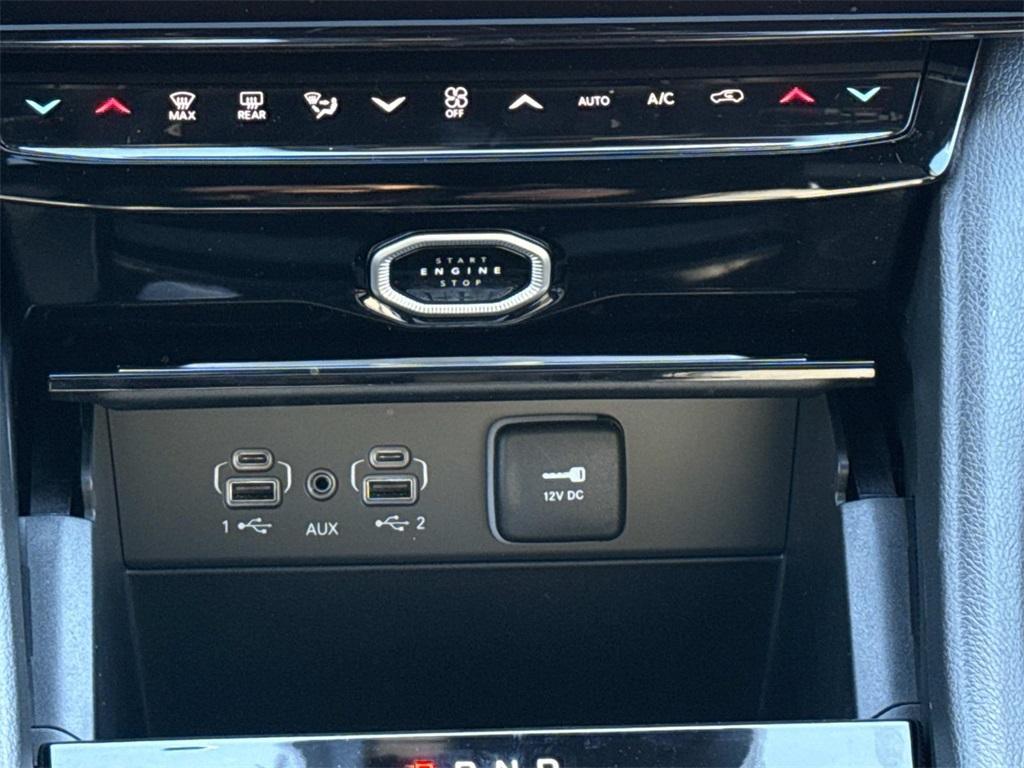 new 2026 Jeep Grand Cherokee car, priced at $45,681