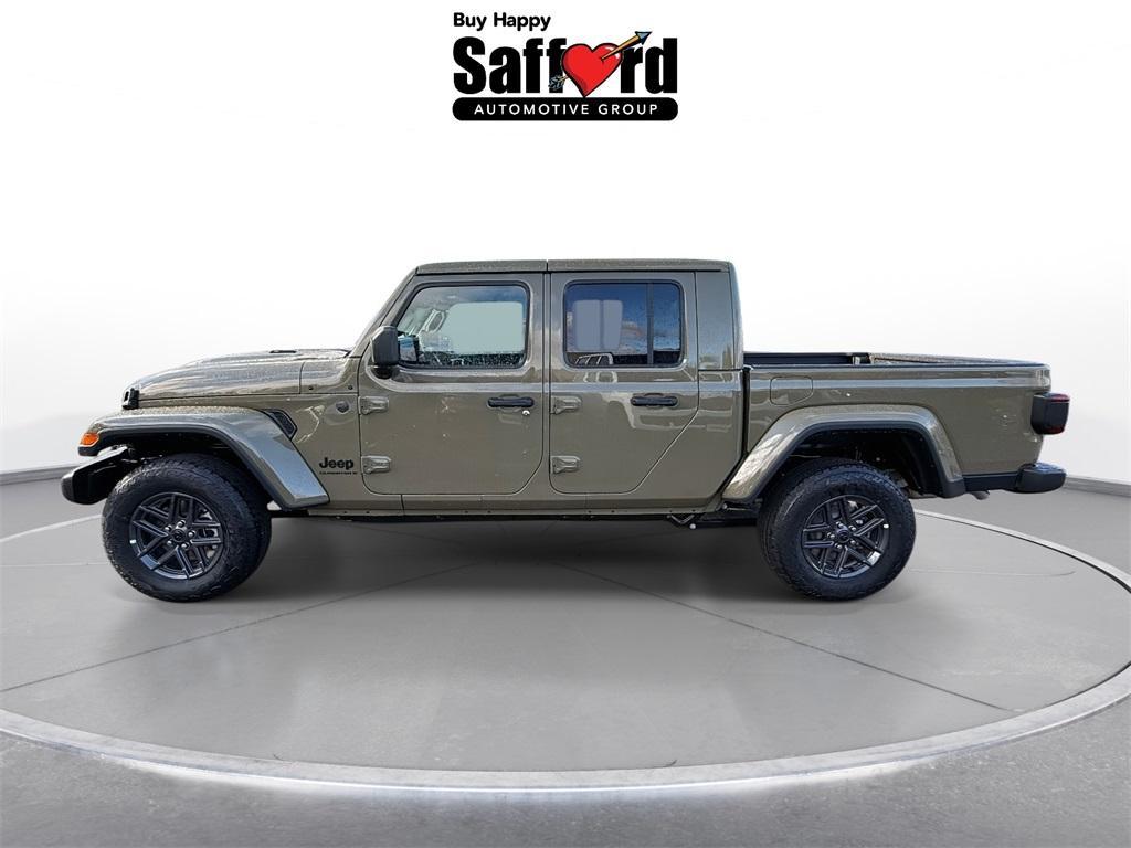 new 2026 Jeep Gladiator car, priced at $45,810
