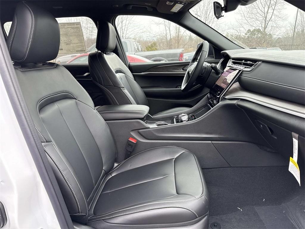 new 2025 Jeep Grand Cherokee L car, priced at $47,131