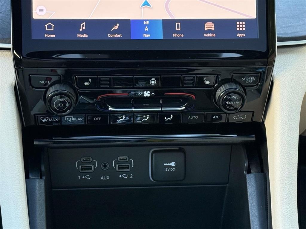 new 2025 Jeep Grand Cherokee L car, priced at $42,677