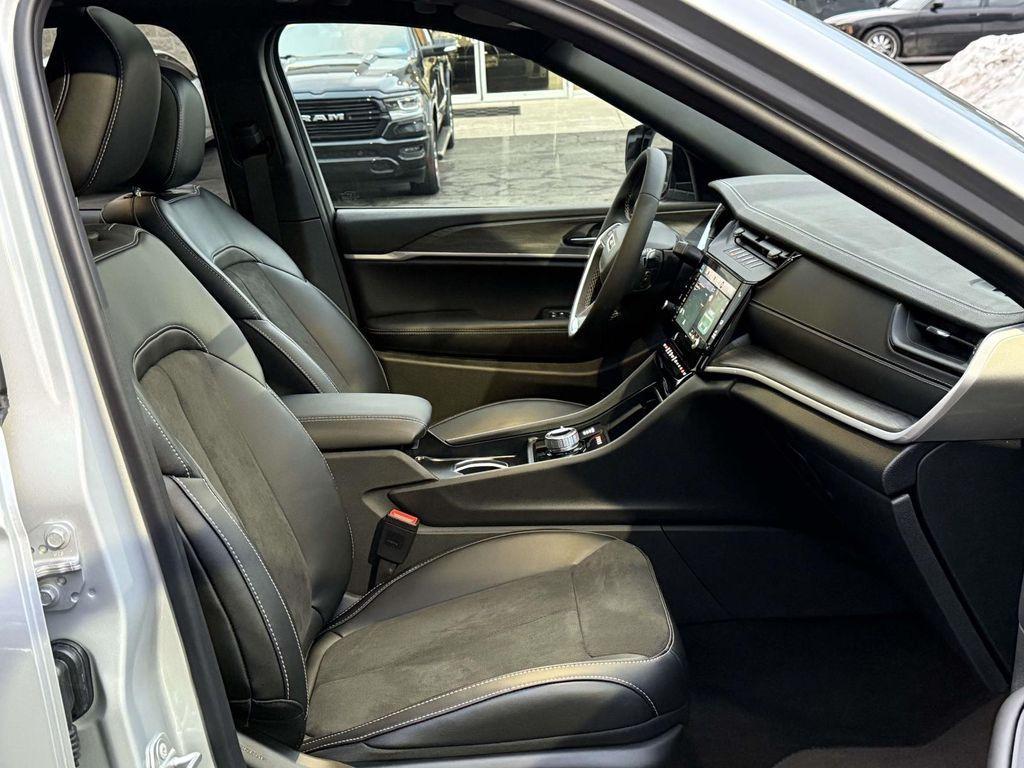 new 2026 Jeep Grand Cherokee car, priced at $43,398