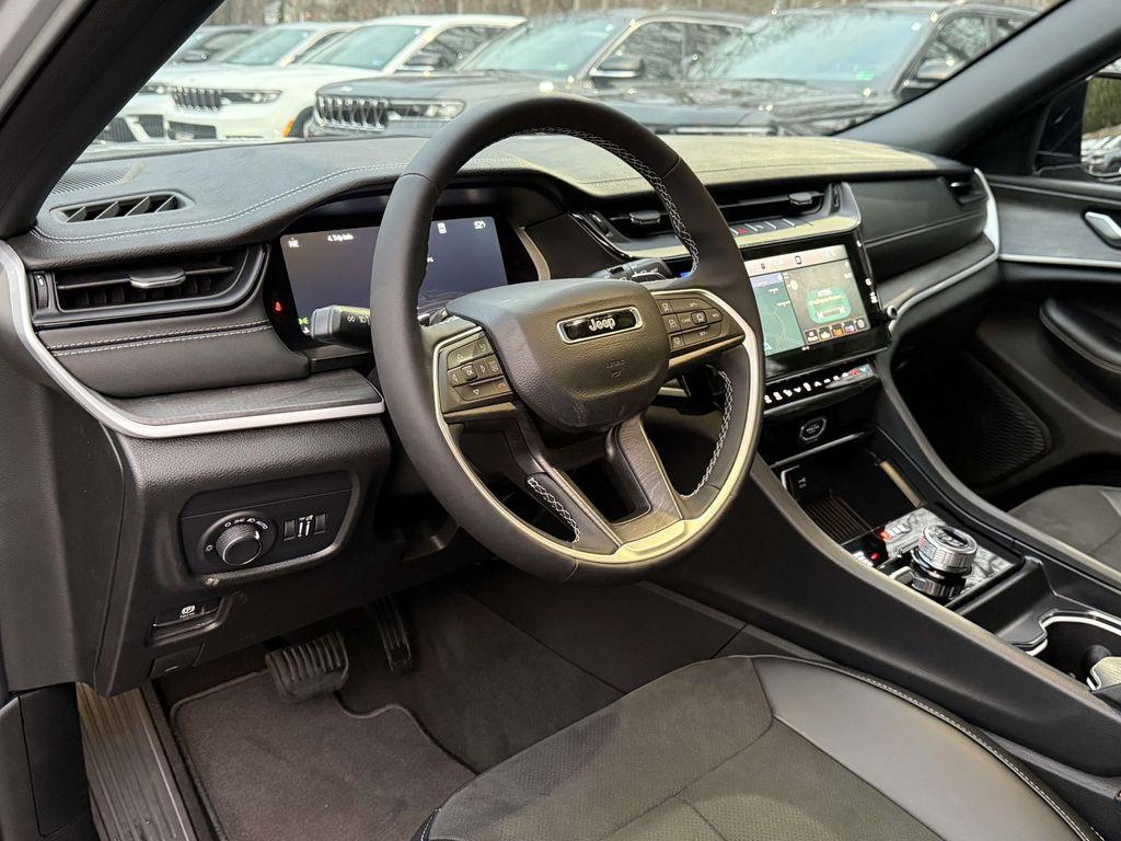 new 2026 Jeep Grand Cherokee car, priced at $43,398