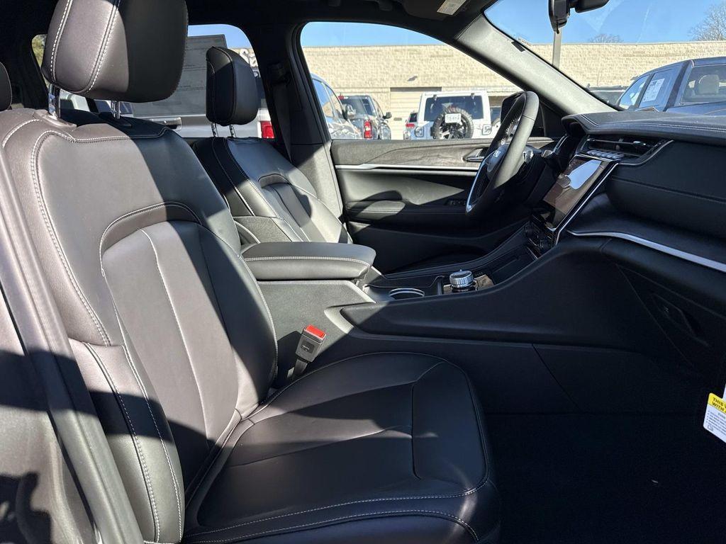 new 2025 Jeep Grand Cherokee L car, priced at $43,167