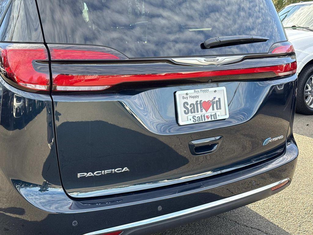 used 2022 Chrysler Pacifica Hybrid car, priced at $23,547