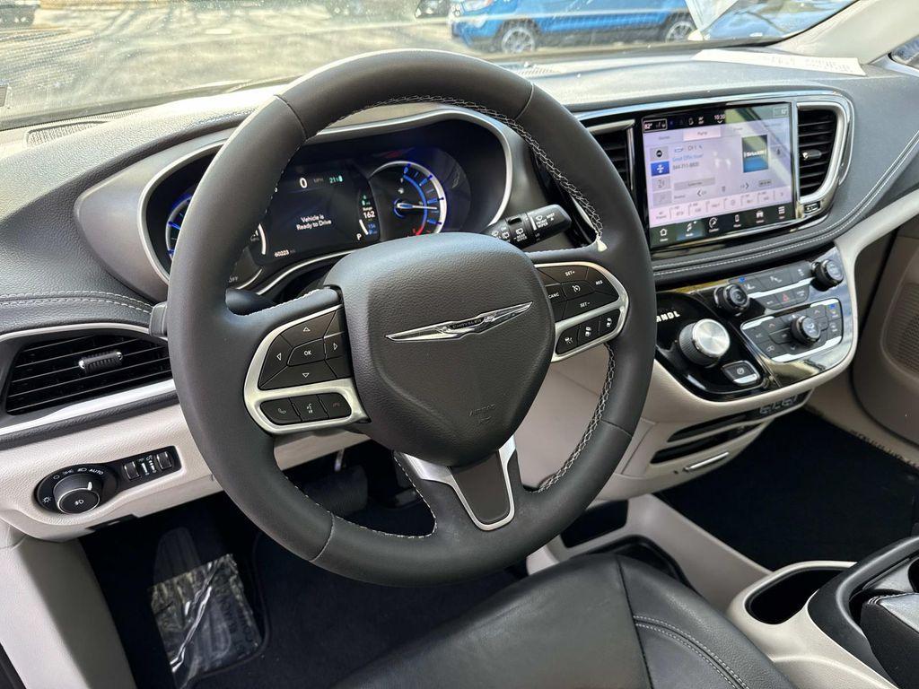 used 2022 Chrysler Pacifica Hybrid car, priced at $23,547