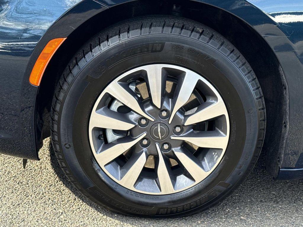 used 2022 Chrysler Pacifica Hybrid car, priced at $23,547